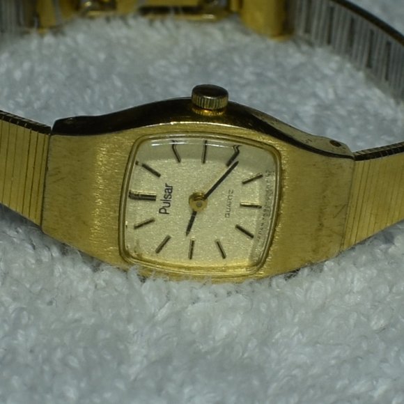 VTG Pulsar Gold Tone Quartz Watch w/ Safety Chain - Picture 4 of 15
